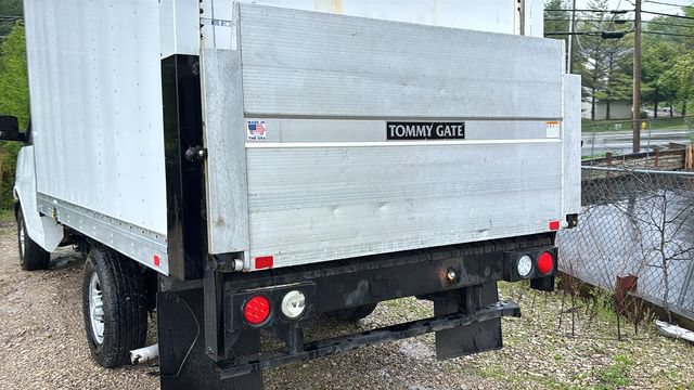 Used 2017 Chevrolet Express 3500 RWD image 25