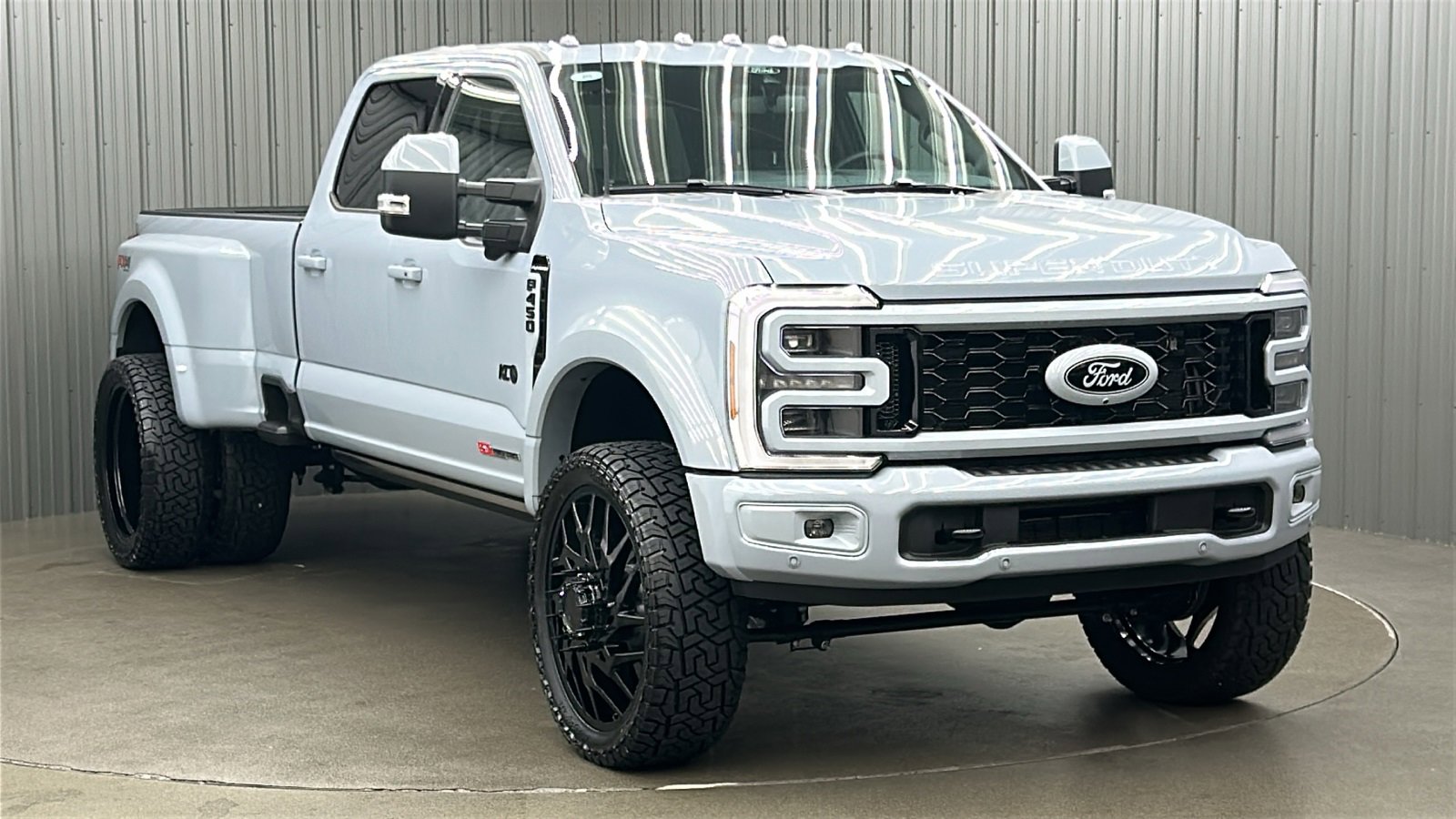 Used 2025 Ford F450 Platinum w/ FX4 Off-Road Package image 7