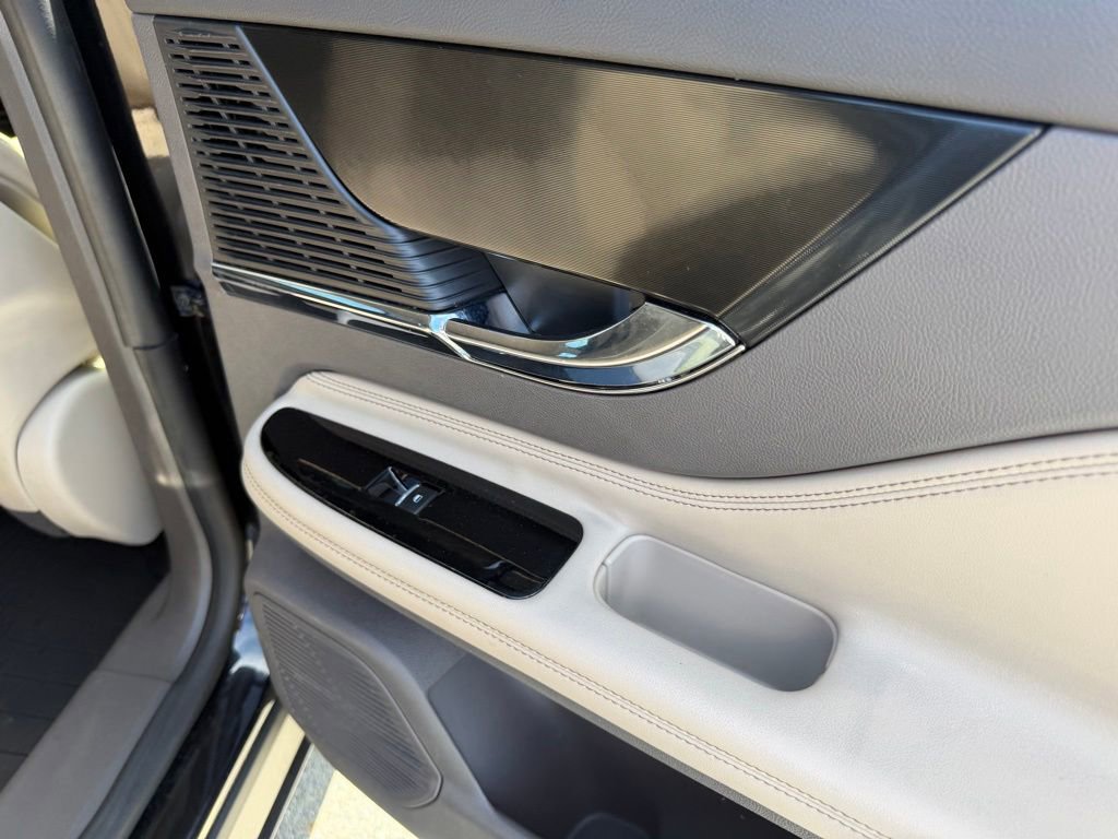 Used 2022 Lincoln Corsair AWD w/ Equipment Group 101A image 31