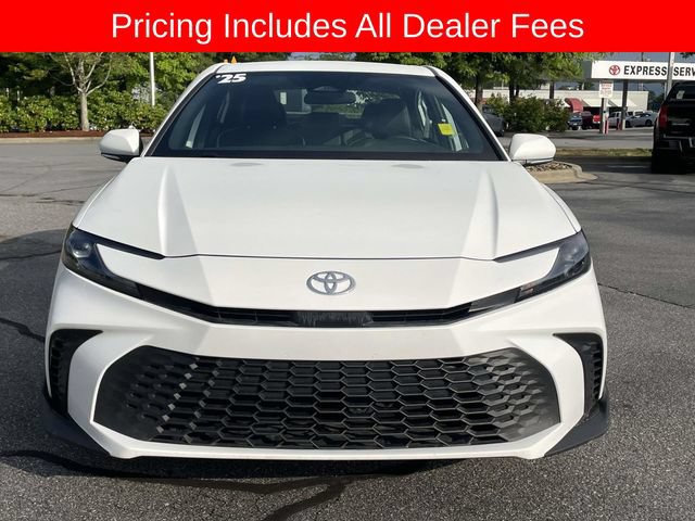 Used 2025 Toyota Camry SE FWD image 8