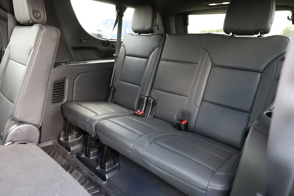 Used 2023 Chevrolet Suburban LT RWD image 14
