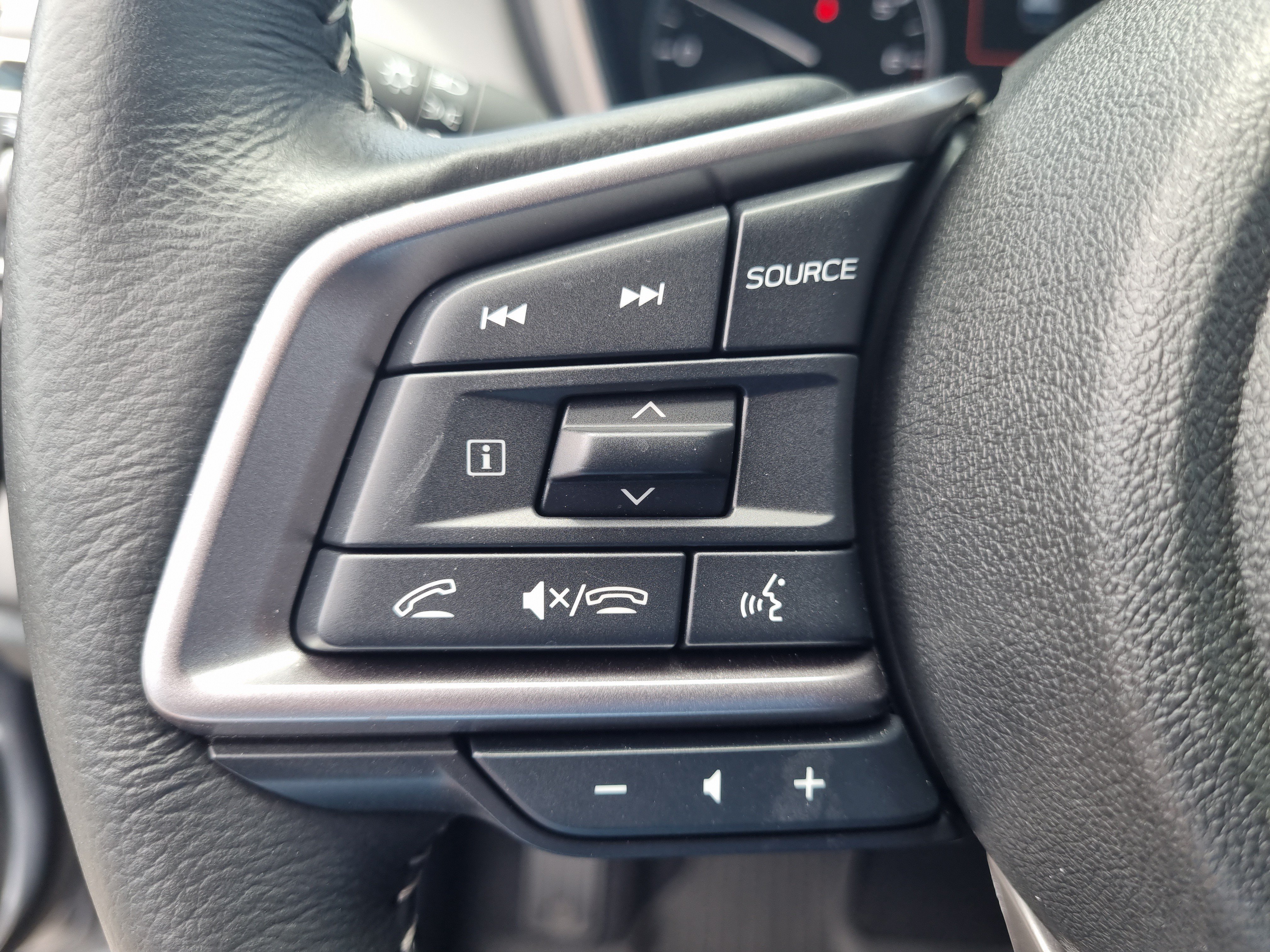 Used 2025 Subaru Outback Limited AWD/4WD image 27
