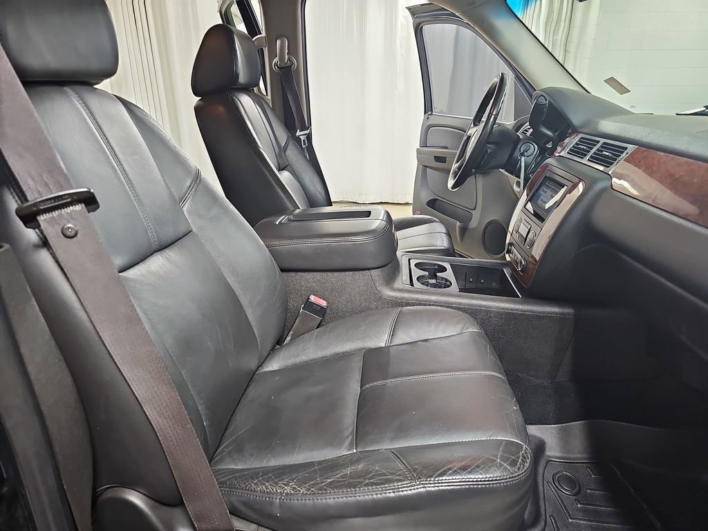 Used 2008 Chevrolet Suburban LT w/ LT Preferred Equipment Group image 13