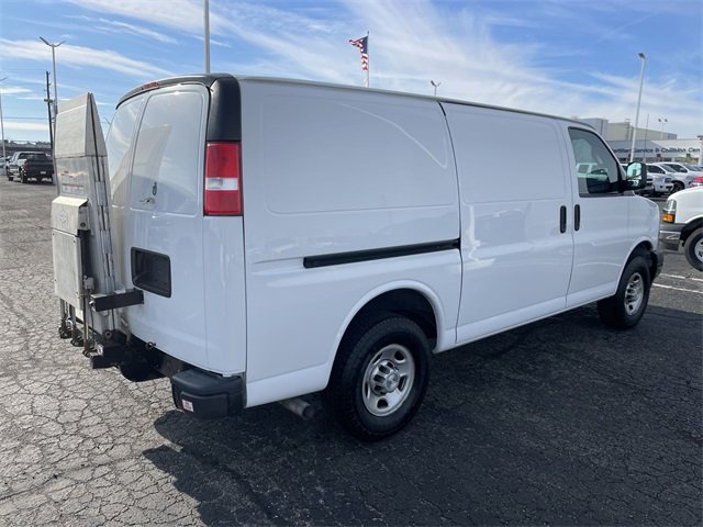 Used 2021 Chevrolet Express 3500 w/ Driver Convenience Package image 11