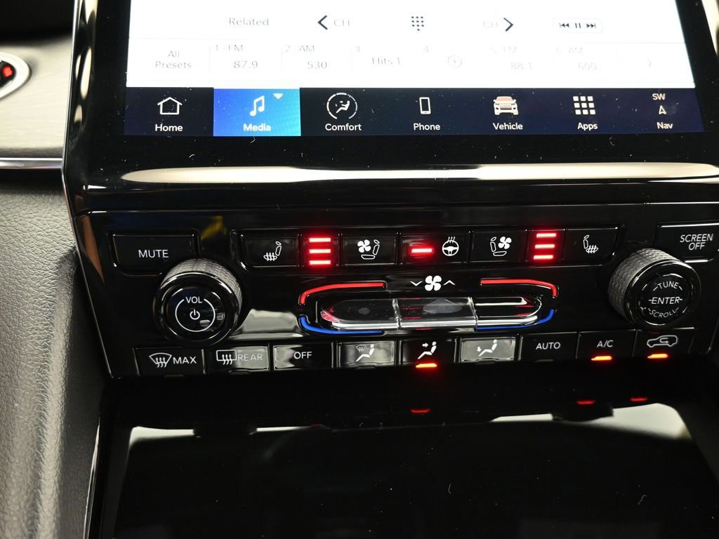 Used 2024 Jeep Grand Cherokee L Overland image 25