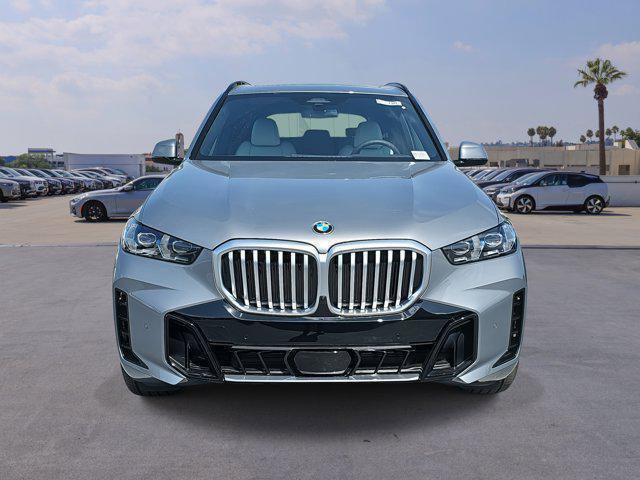 New 2026 BMW X5 xDrive40i w/ M Sport Package image 2