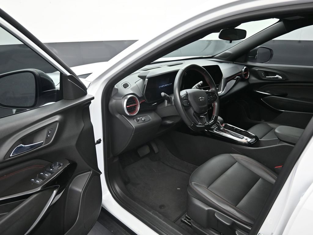 Used 2024 Chevrolet Trax RS image 10