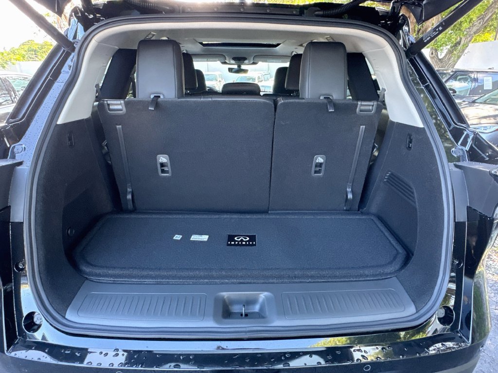 Used 2027 INFINITI QX60 Luxe w/ Cargo Package FWD image 29