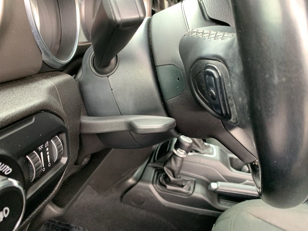 Used 2020 Jeep Wrangler Sport AWD/4WD image 35