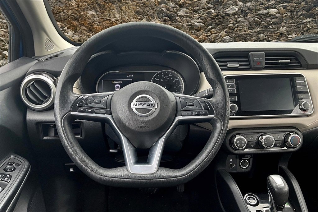 Used 2021 Nissan Versa SV image 5