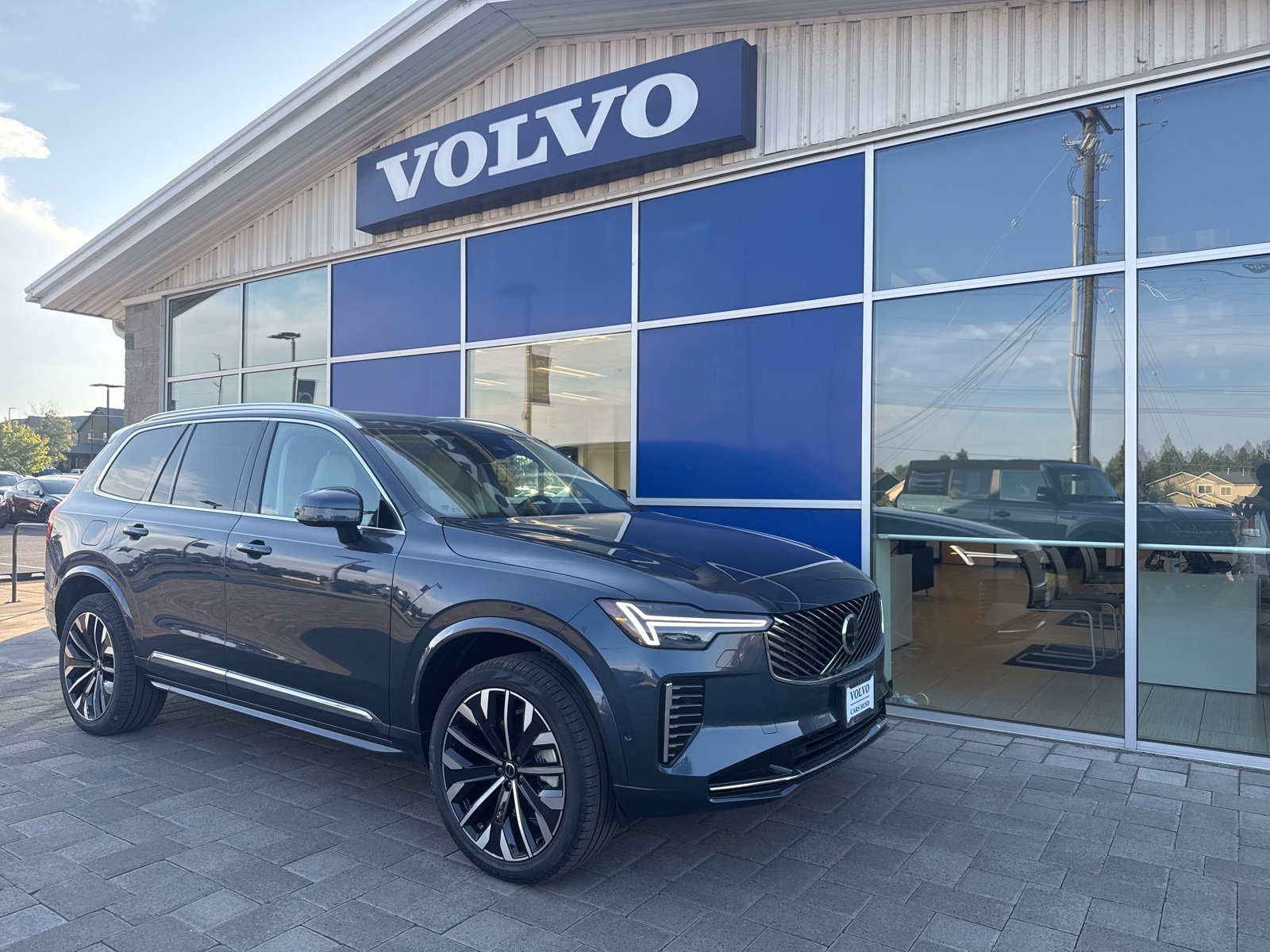 New 2026 Volvo XC90 B6 Ultra