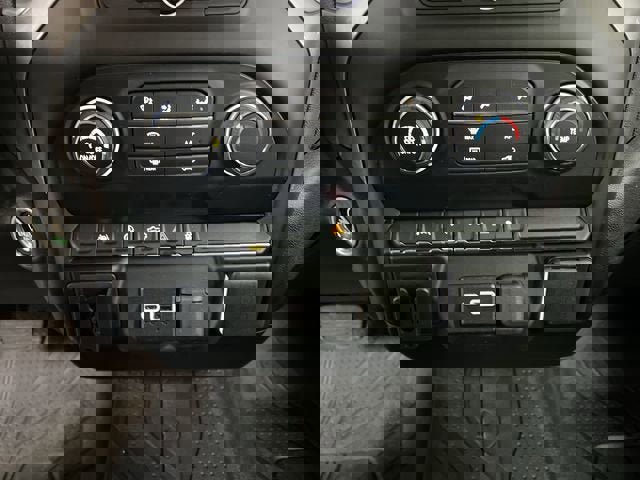 Certified 2026 Chevrolet Silverado 1500 Custom image 17