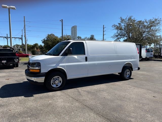 New 2025 Chevrolet Express 2500 Work Van 3D Extended Cargo Van w/ Driver Convenience Package RWD image 3