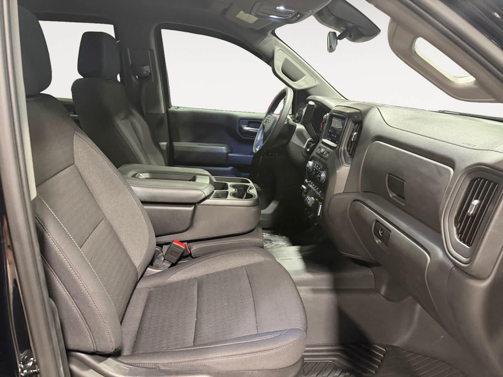 Used 2025 Chevrolet Silverado 1500 Custom Trail Boss w/ Turbomax Blackout Package AWD/4WD image 16