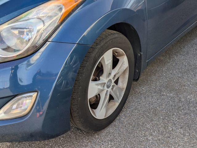 Used 2013 Hyundai Elantra GLS w/ Preferred Pkg image 7