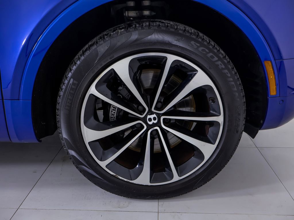 Used 2019 Bentley Bentayga image 36