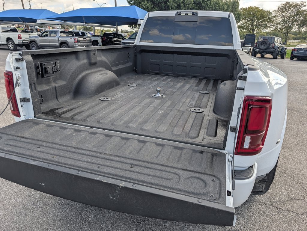 Used 2025 RAM 3500 Longhorn AWD/4WD image 30