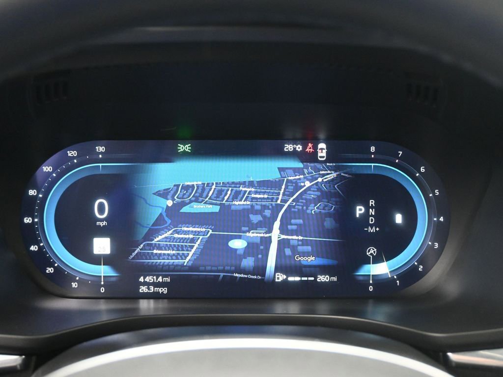 Used 2025 Volvo XC60 B5 Plus image 12