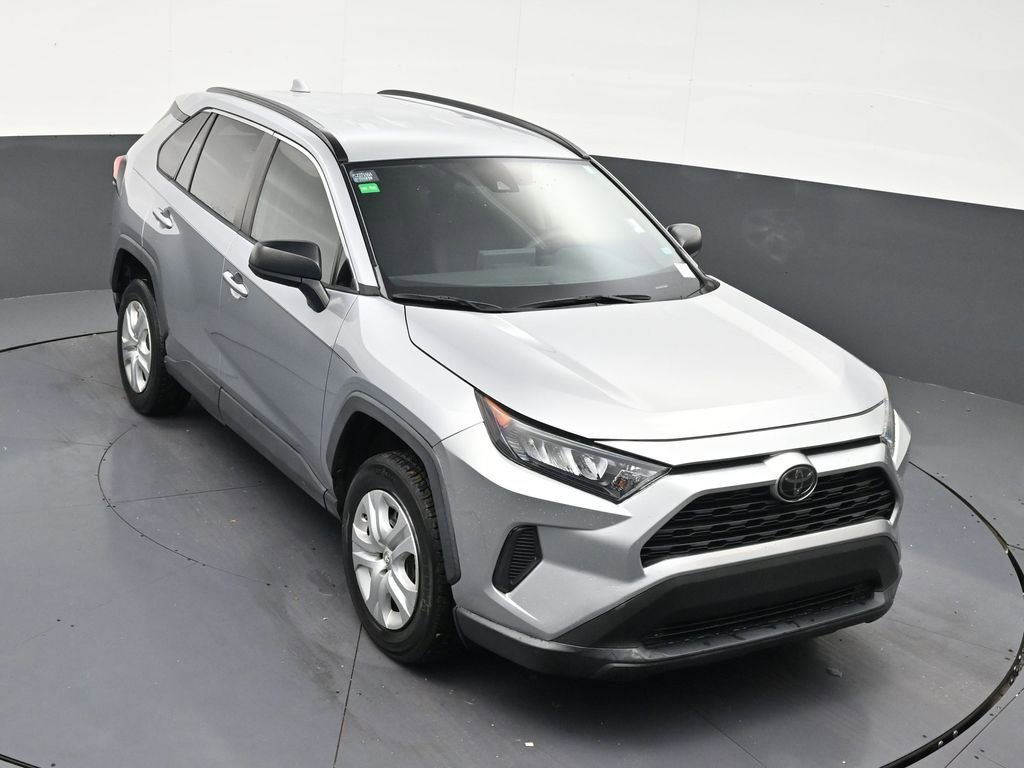 Used 2020 Toyota RAV4 LE FWD image 18
