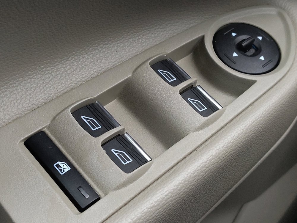 Used 2017 Ford Escape Titanium image 27