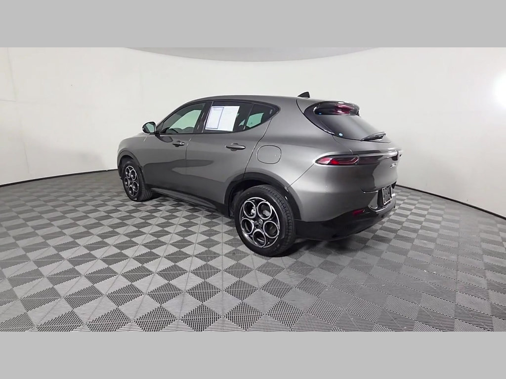 Used 2025 Alfa Romeo Tonale w/ Premium Package AWD/4WD image 44