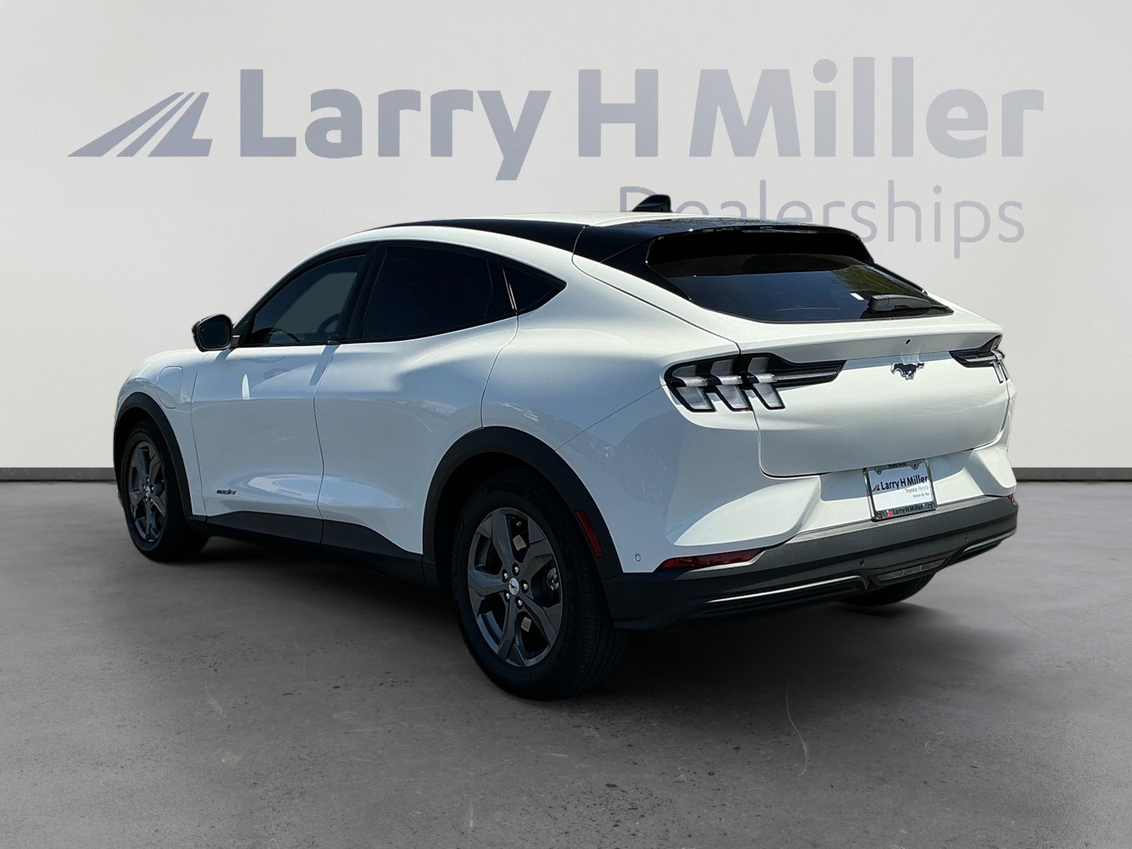Used 2023 Ford Mustang Mach-E Select RWD image 3