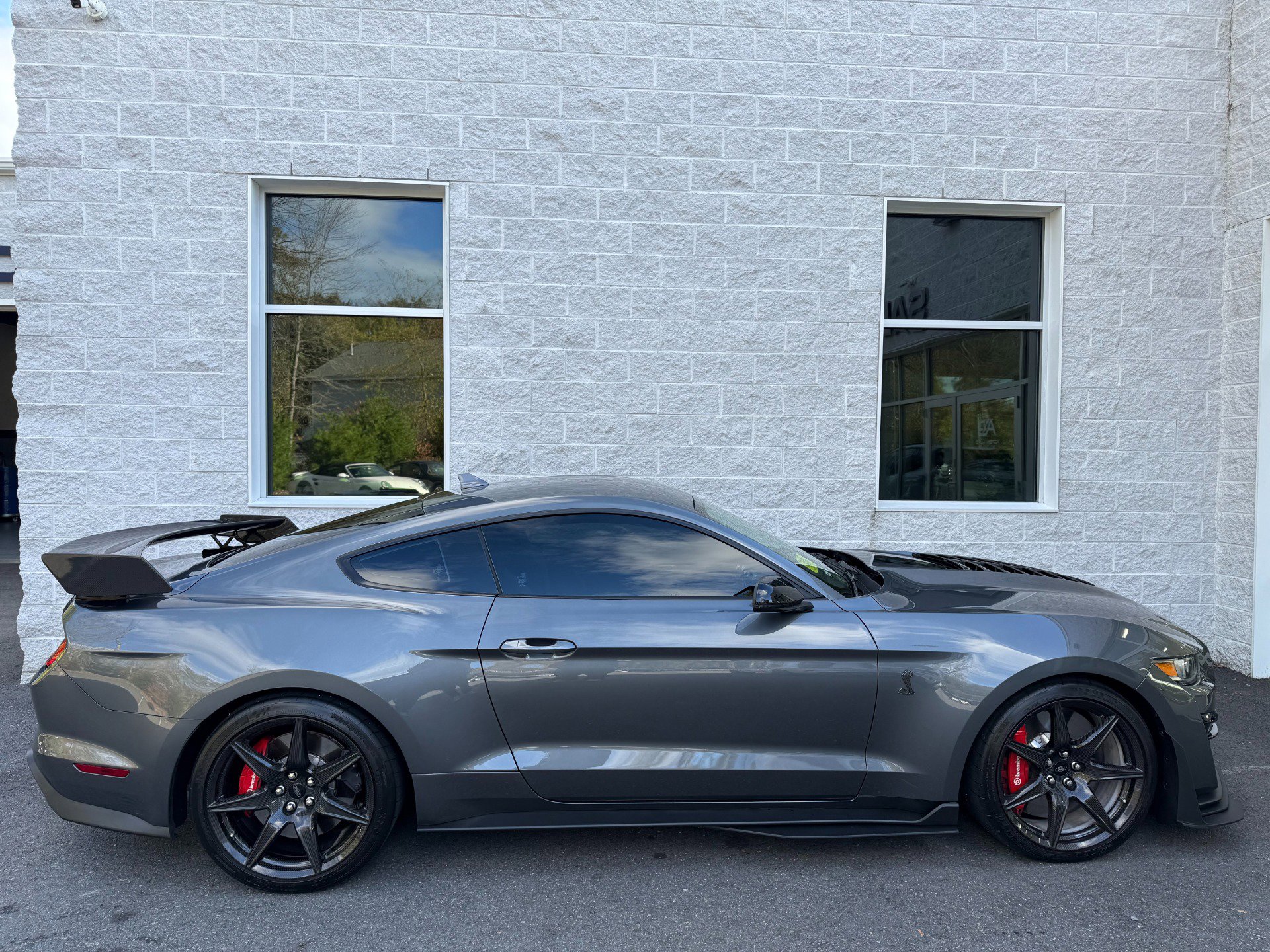 Used 2022 Ford Mustang Shelby GT500 w/ Carbon Fiber Track Pack image 38