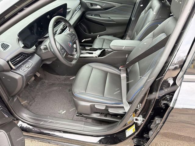 Used 2025 Buick Envista Sport Touring image 16