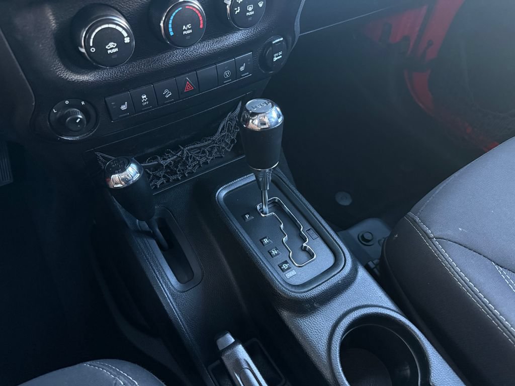 Used 2018 Jeep Wrangler Unlimited Sahara w/ Max Tow Package AWD/4WD image 40