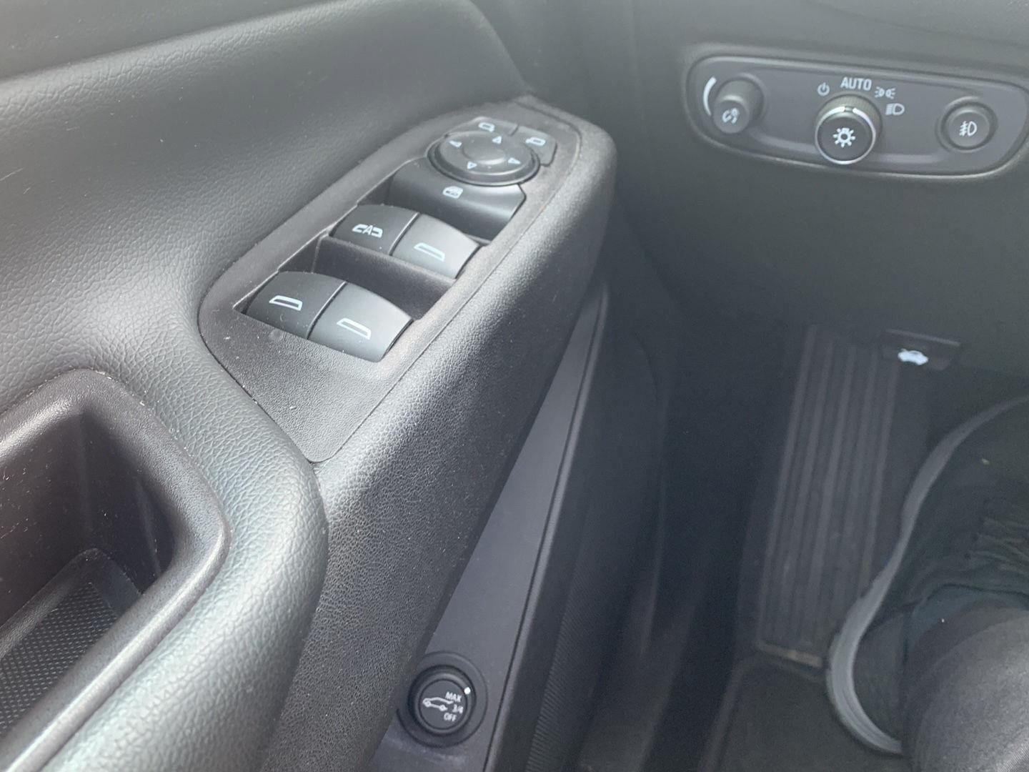 Used 2021 Chevrolet Equinox LT AWD/4WD image 10