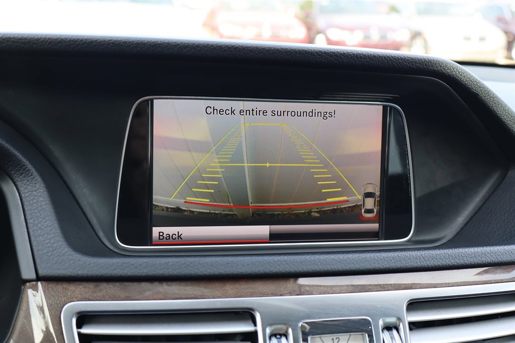 Used 2014 Mercedes-Benz E 250 BlueTEC Sedan image 29