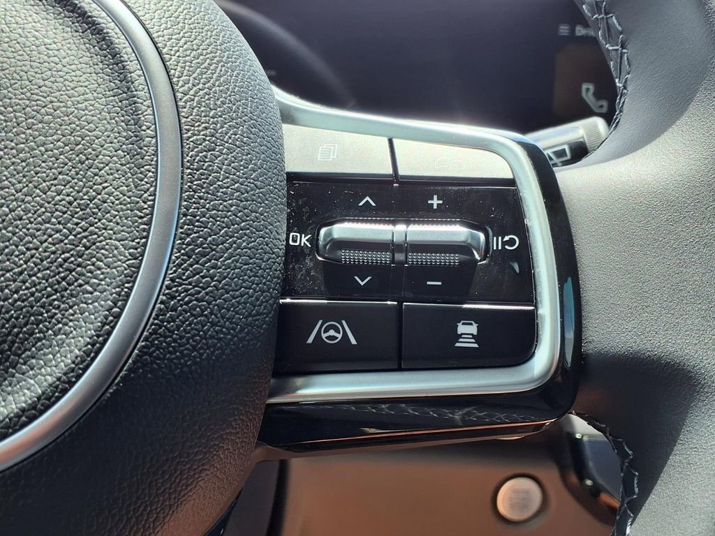Used 2026 Kia Carnival EX FWD image 28