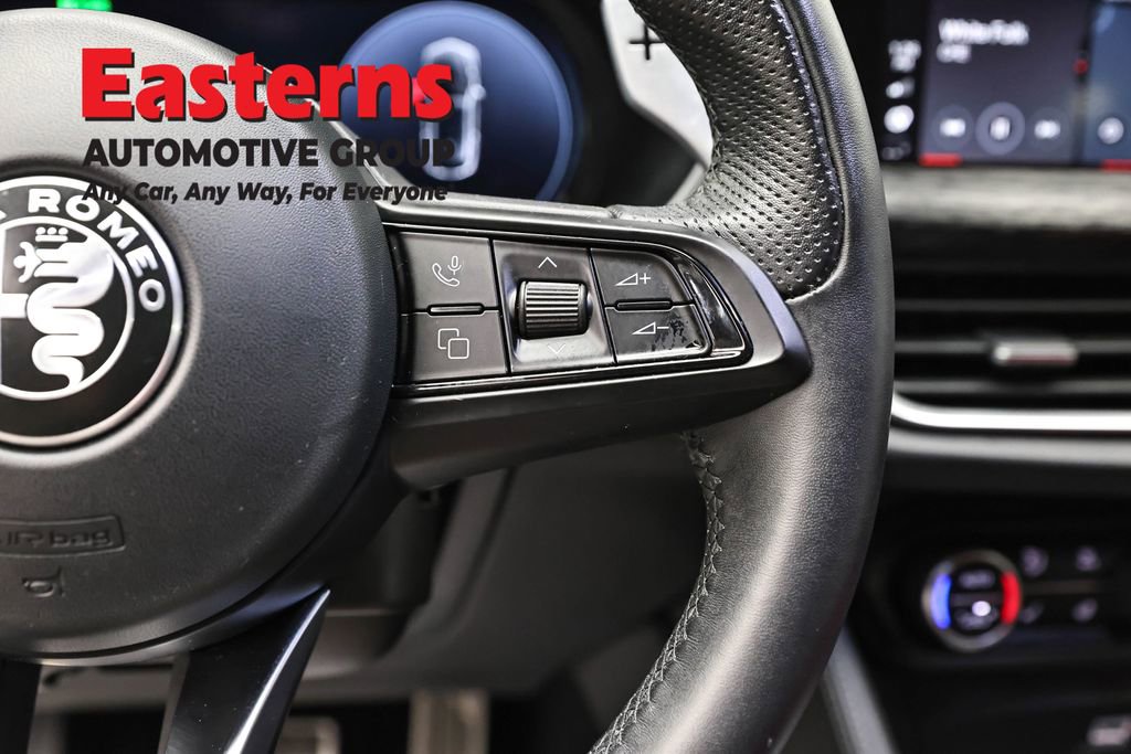 Used 2024 Alfa Romeo Stelvio Sprint AWD/4WD image 16