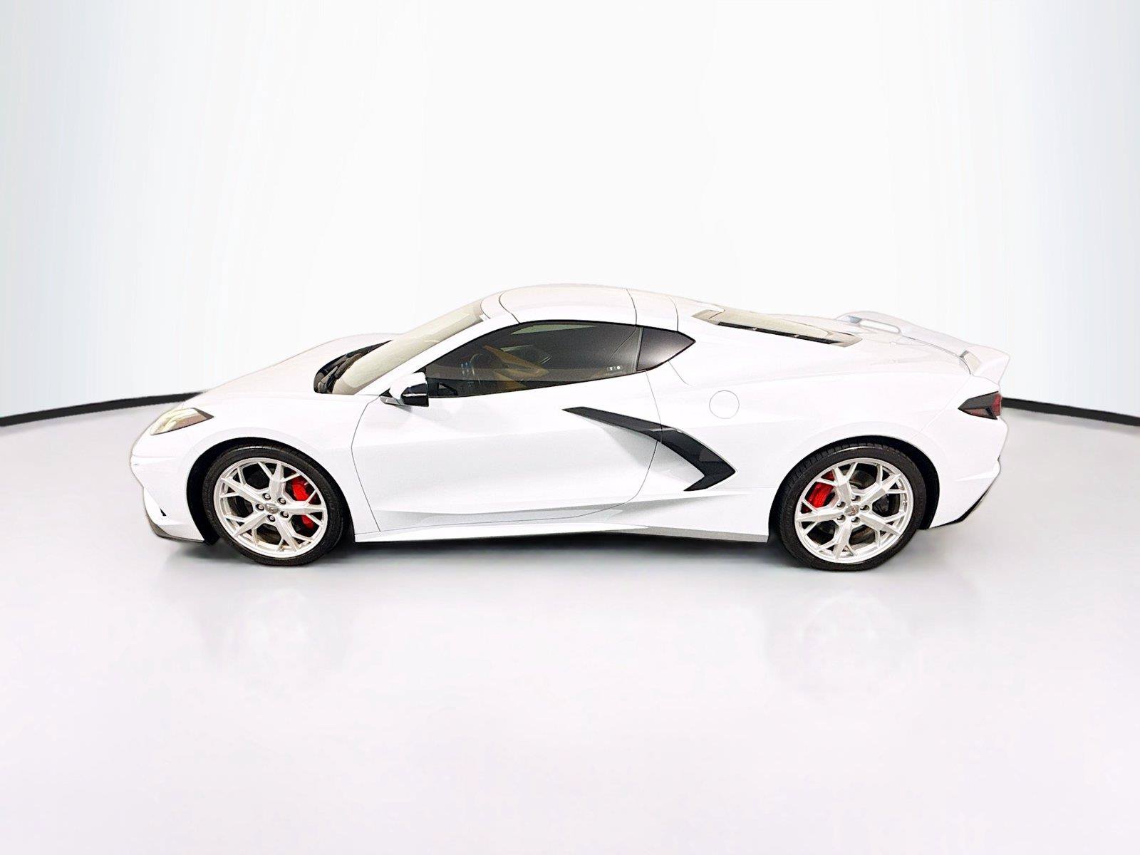 Used 2021 Chevrolet Corvette Stingray Preferred Cpe w/ Z51 Performance Package RWD image 2