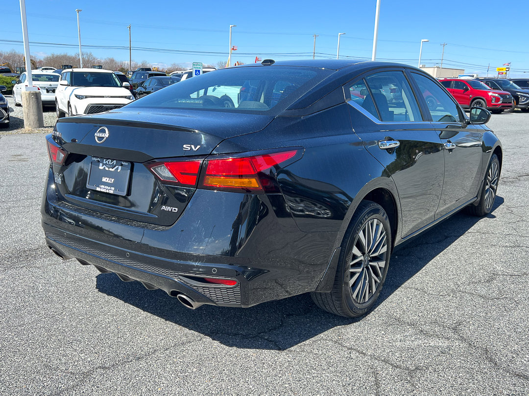 Used 2024 Nissan Altima 2.5 SV w/ SV Premium Package image 6