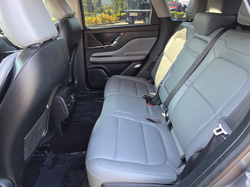 Used 2021 Lincoln Corsair AWD w/ Rear Removable Package Tray image 8