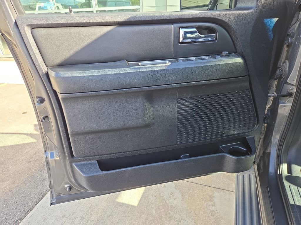 Used 2016 Ford Expedition EL XL w/ Equipment Group 101A image 12