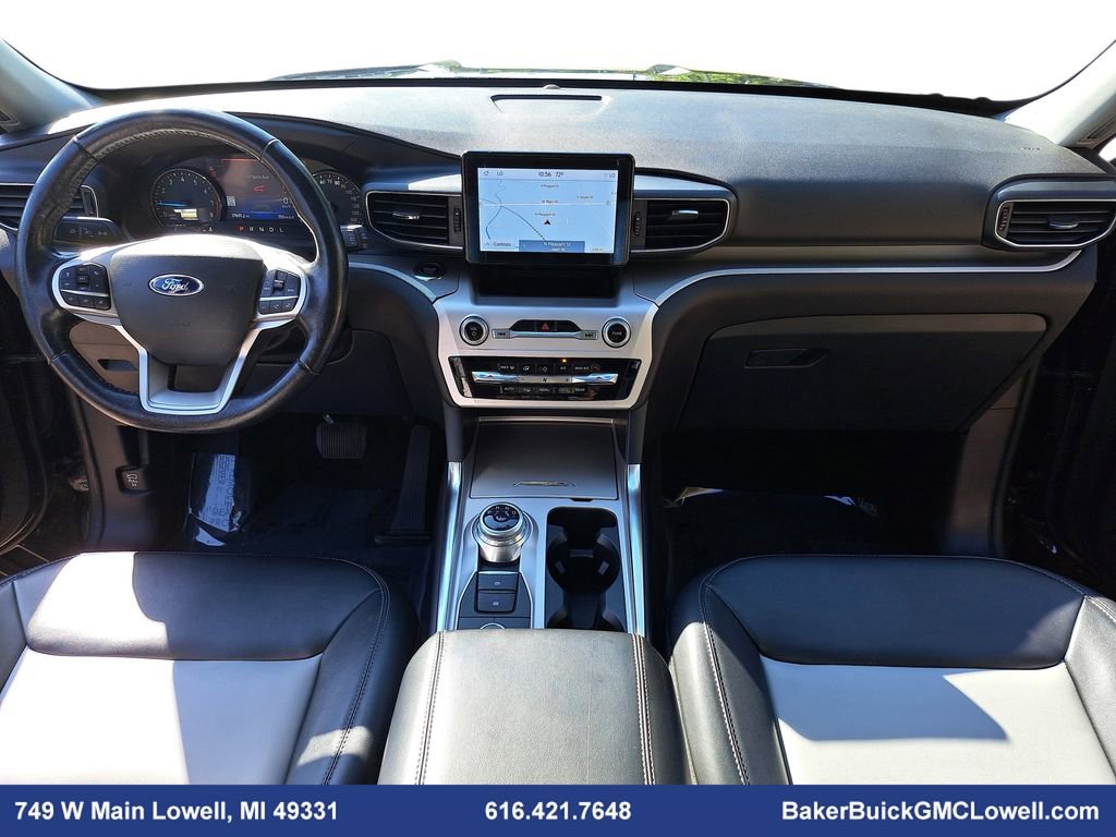 Used 2022 Ford Explorer XLT w/ XLT Sport Appearance Package image 9
