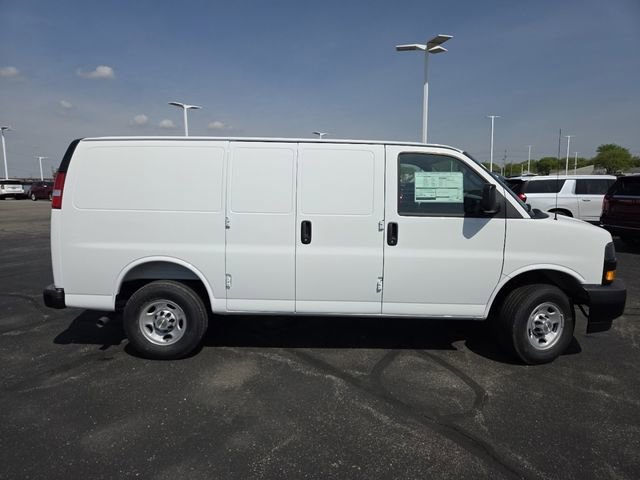 New 2026 Chevrolet Express 2500 w/ Driver Convenience Package RWD image 17