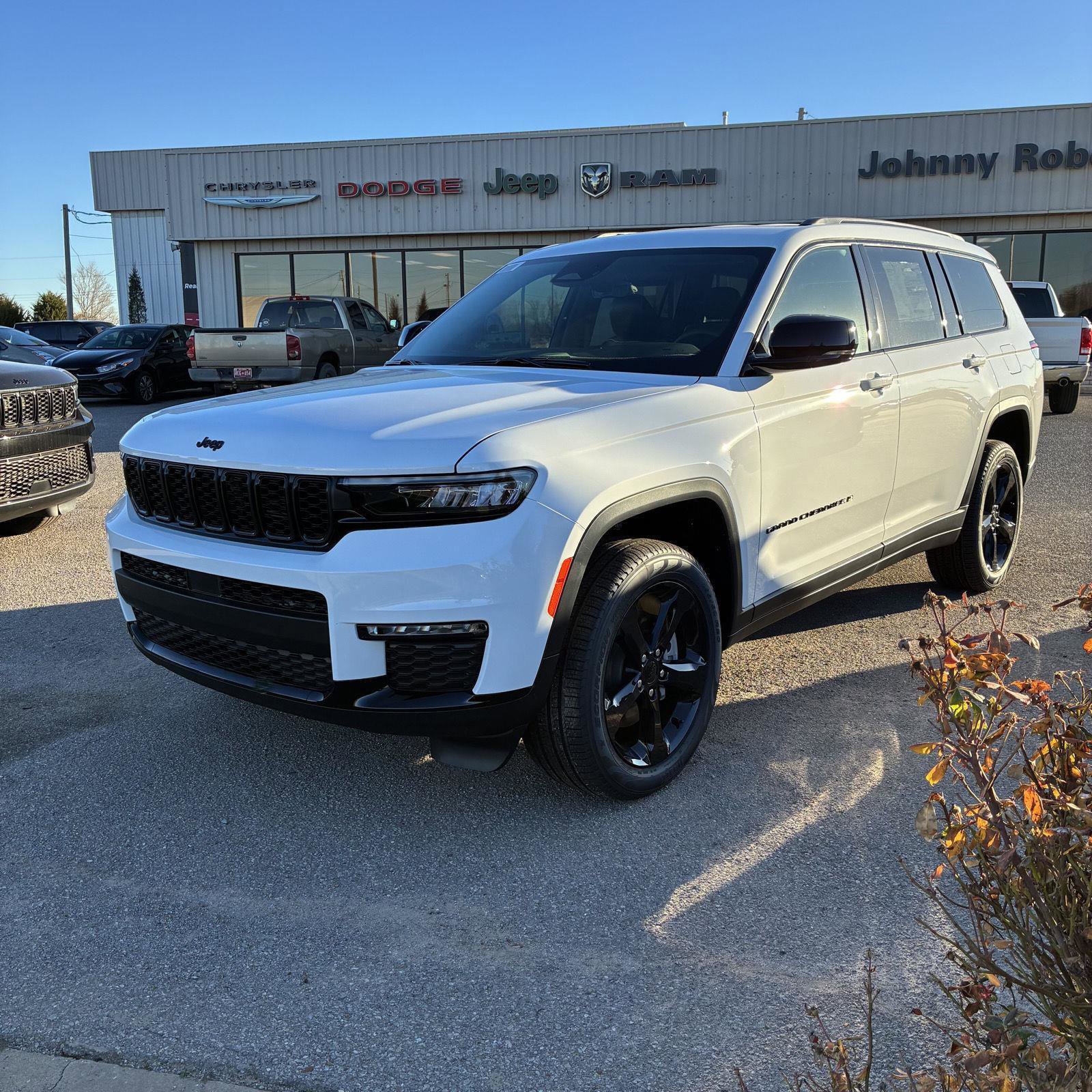New 2025 Jeep Grand Cherokee L Limited w/ Black Appearance Package