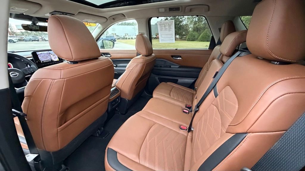 Certified 2025 Nissan Pathfinder Platinum w/ Cargo Package image 28