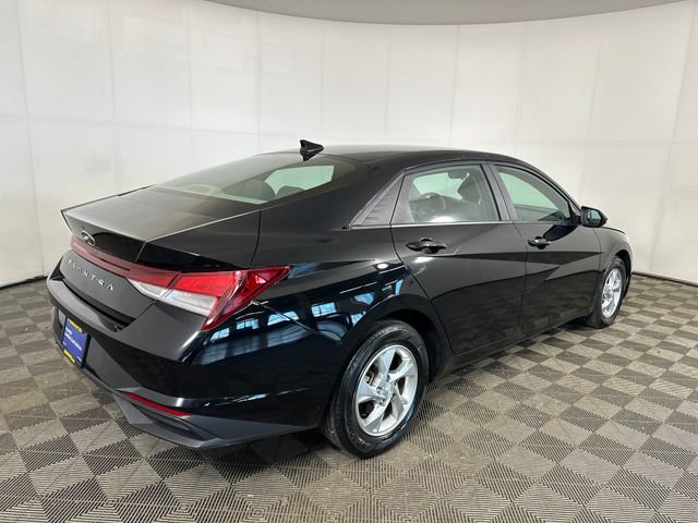 Certified 2023 Hyundai Elantra SE w/ Cargo Package FWD image 3