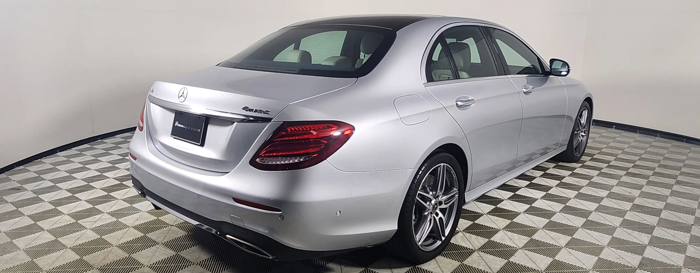 Used 2019 Mercedes-Benz E 450 E 450 4MATIC Sedan 4D image 7