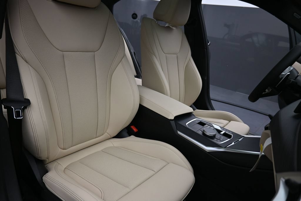 New 2026 BMW 330i xDrive Sedan w/ M Sport Package AWD/4WD image 20