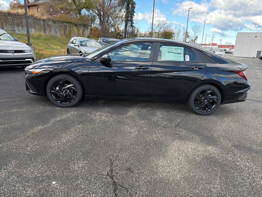 New 2026 Hyundai Elantra Sport image 4