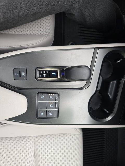Used 2025 Lexus UX 300h AWD w/ Accessory Package (Z2) image 19