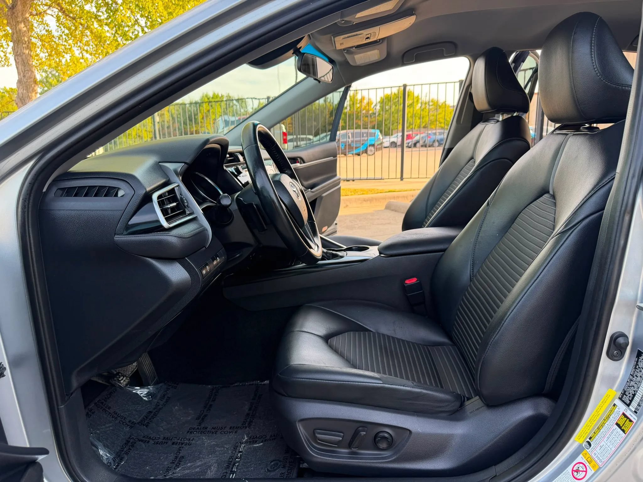 Used 2018 Toyota Camry SE FWD image 9