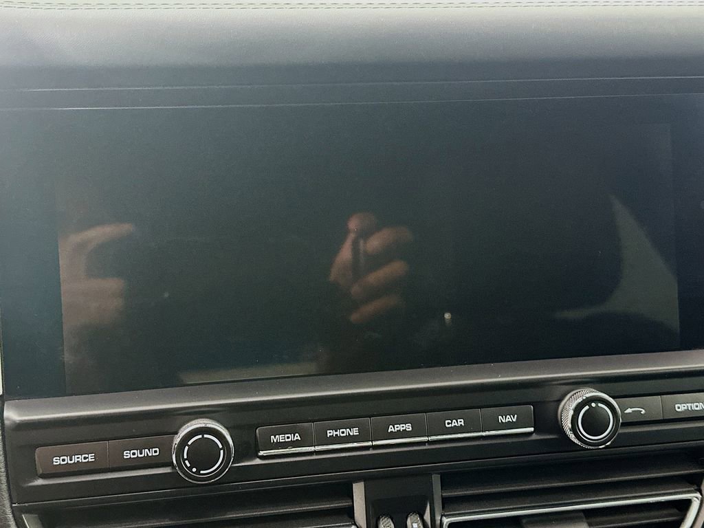 Certified 2021 Porsche Macan image 16