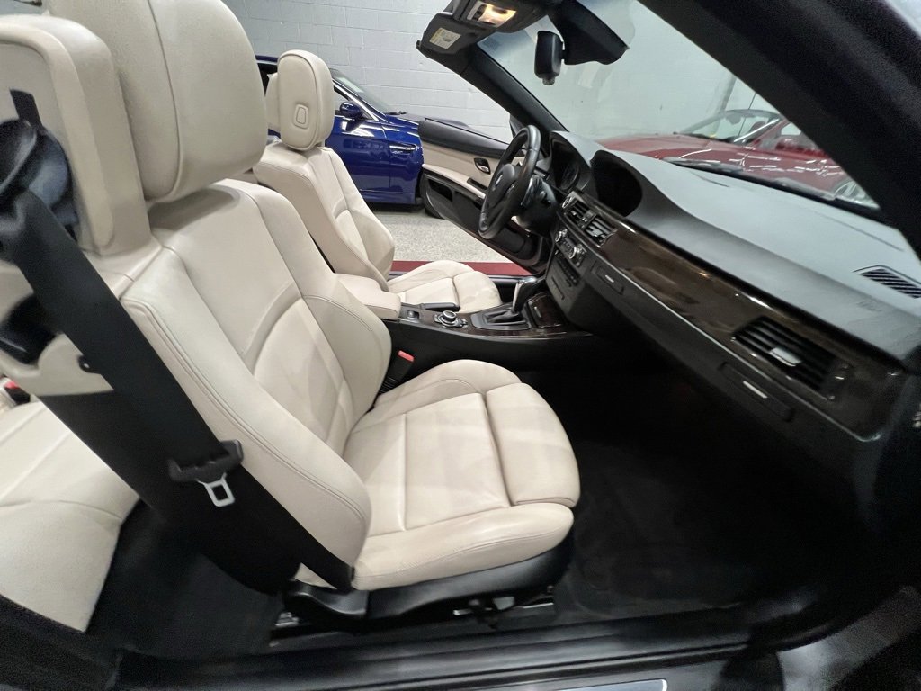 Used 2013 BMW 335i Convertible image 61