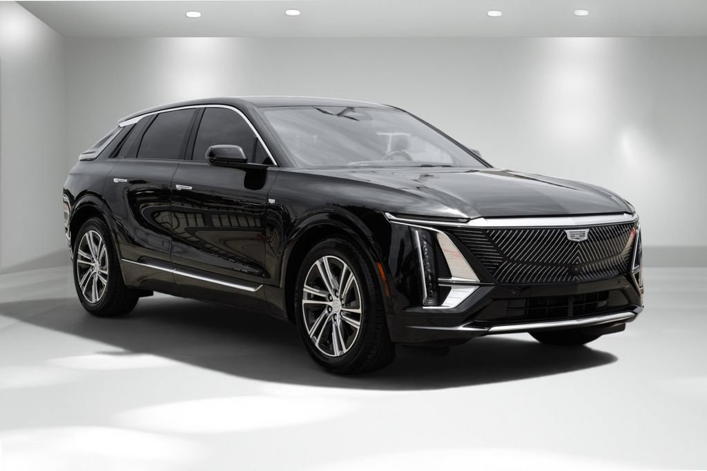 Used 2024 Cadillac Lyriq Luxury RWD image 5